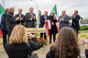 Pamięć o płku Antonim Mosiewiczu nie zginie. Włosko – polskie uroczystości w Tomaszowie Mazowieckim [ZDJĘCIA]